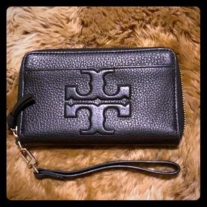 Tory Burch Bombe T wristlet